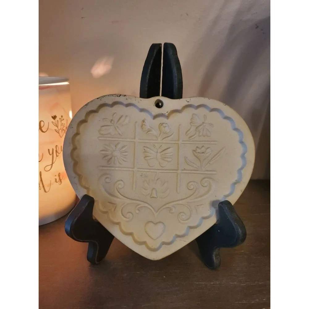 Pampered Chef Gardens‎ Heart Cookie Mold